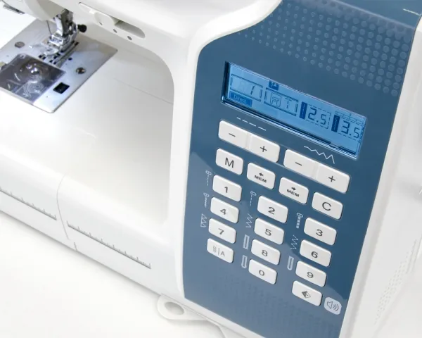 Швейная машина Швейная машина Aurora Style 300 — электронная модель с LCD-дисплеем