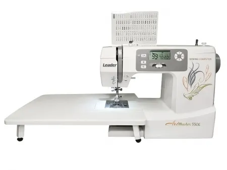 Швейная машина Швейная машина Leader ArtMaster 550E — рабочая зона и LED-подсветка