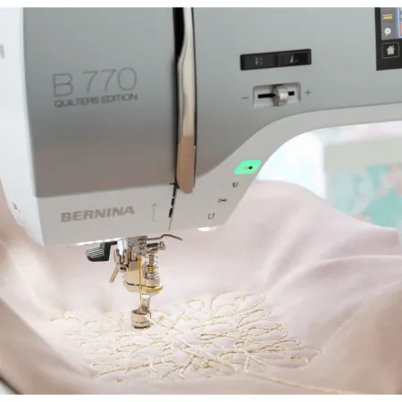 Швейно-вышивальная машина Bernina B 770QE Plus