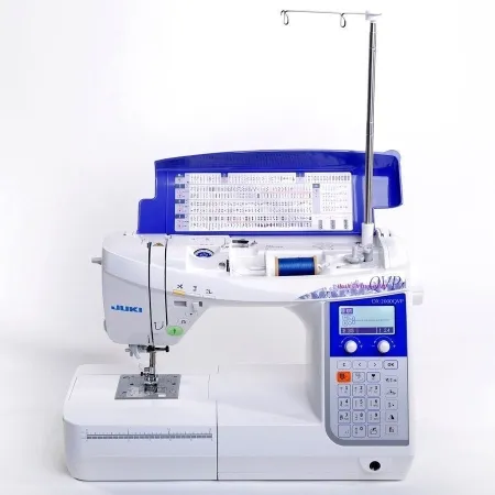 Швейная машина Швейная машина Juki DX-2000QVP — ЖК-дисплей и управление
Швейная машина Швейная машина Juki DX-2000QVP — рабочая зона и подсветка
Швейная машина Швейная машина Juki DX-2000QVP — система Box Feed
Швейная машина Швейная машина Juki DX-2000QVP — комплект аксессуаров