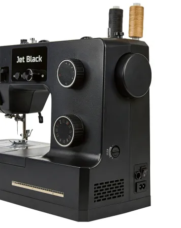 Швейная машина Швейная машина Jaguar Jet Black — горизонтальный челнок и автоматическая петля