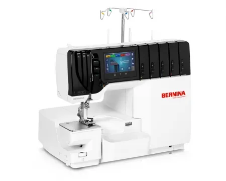 Коверлок Коверлок Bernina L890 — рабочая зона и приставной столик