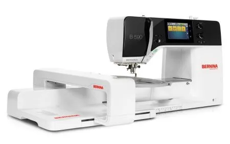 Швейно-вышивальная машина Швейно-вышивальная машина Bernina 590 — сенсорный дисплей и панель управления