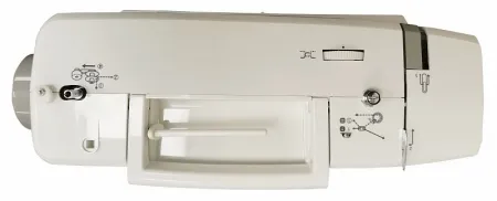 Швейная машина Швейная машина Leader ArtMaster 550E — рабочая зона и LED-подсветка